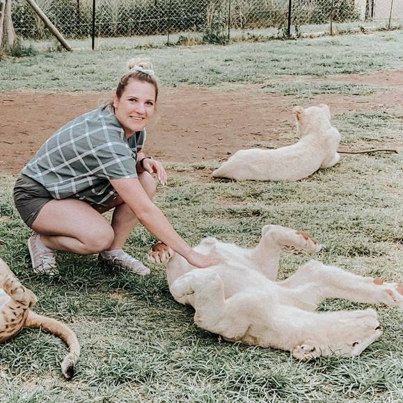 Meet your Posher, Jess - Picture 1 of 1